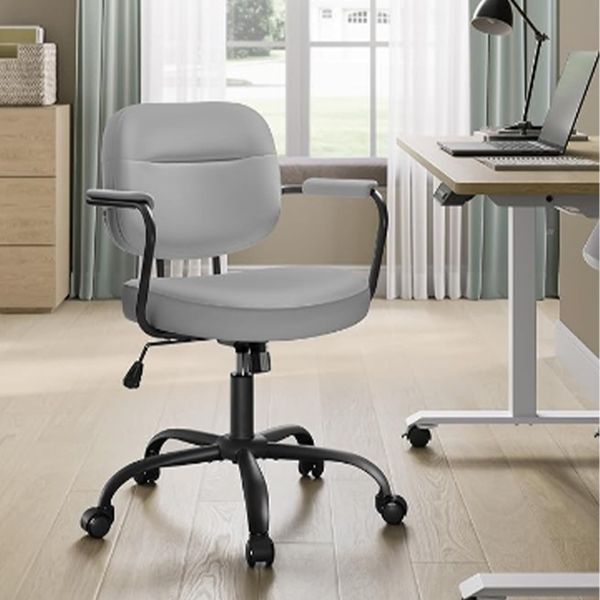 Breathable mesh backrest for comfortable executive desk chair